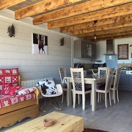 Chalet cosy rénové avec vue sur le lac Les Angles  Extérieur photo